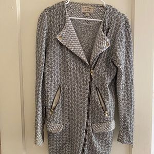 Grey and black overcoat with pockets and zipper